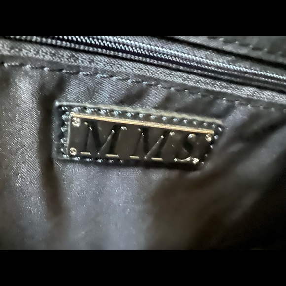 MMS design studio green clutch with gold hardware - Picture 7 of 10